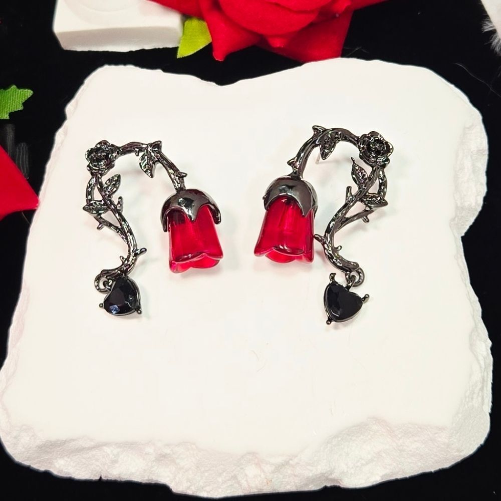 Gothic Rose Black Heart Earrings – Thorn Vine Rhinestone Statement Dangles - Picture 5 of 6